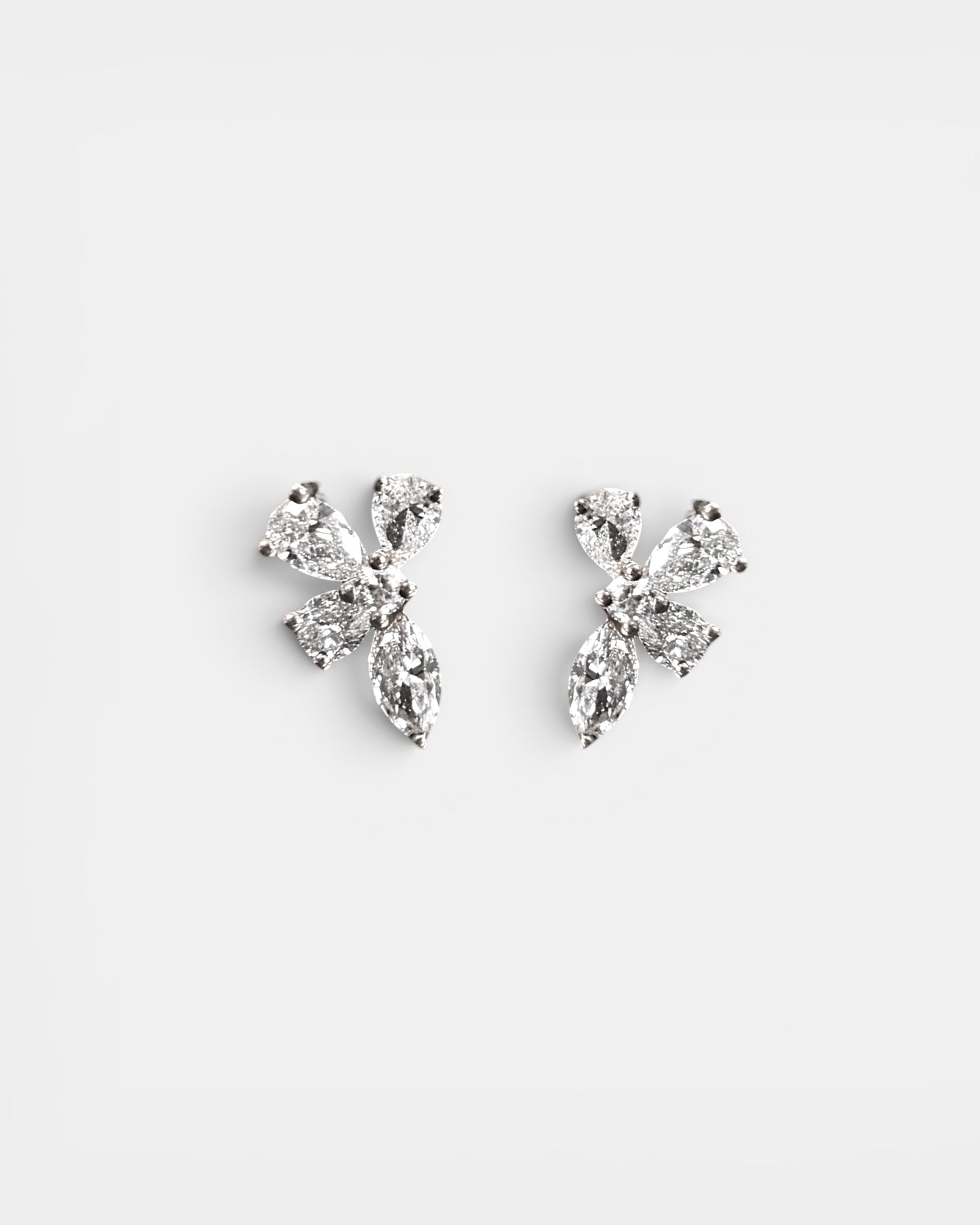 GAL cluster lab-grown diamond stud earrings
