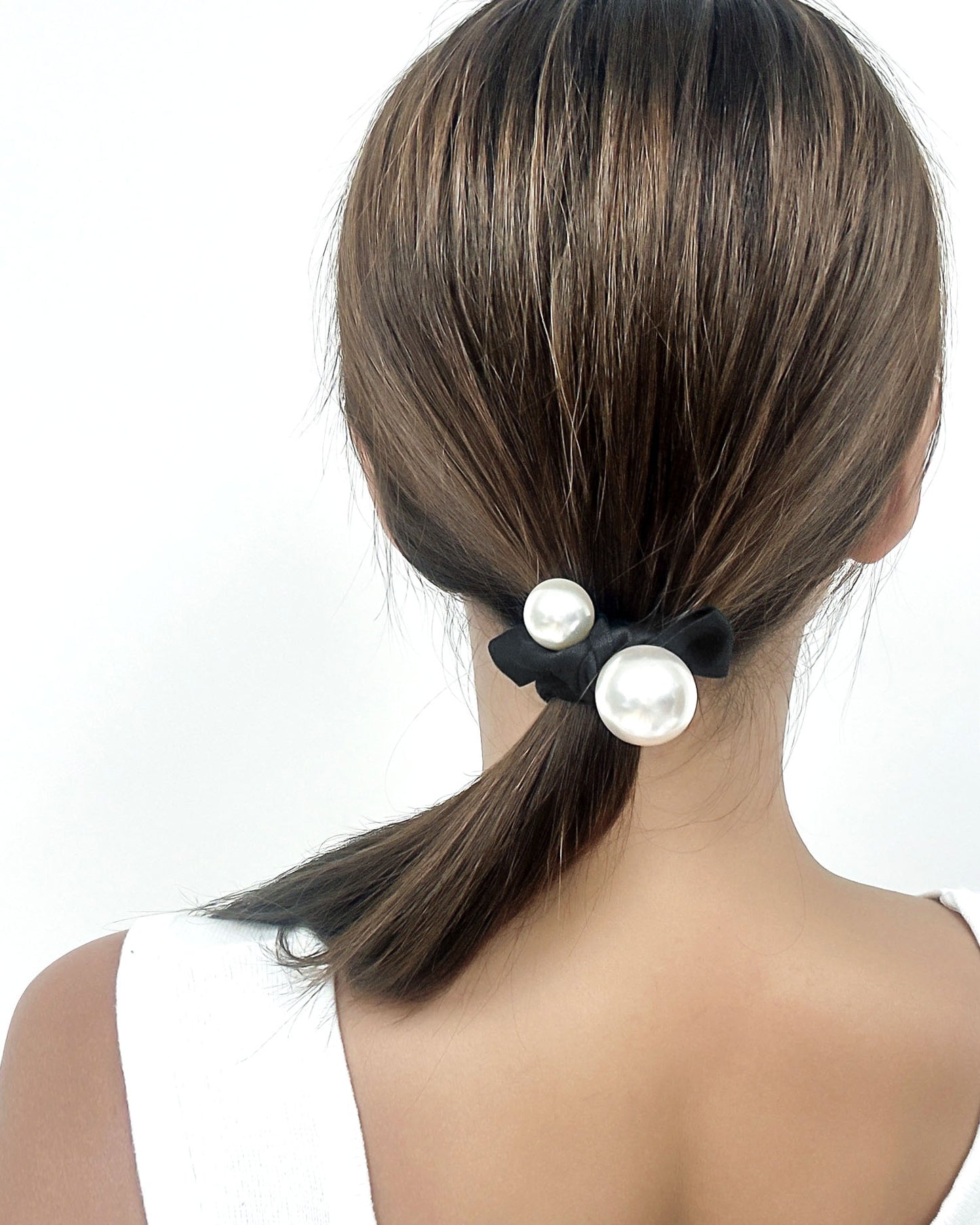 pearls bow rubber band