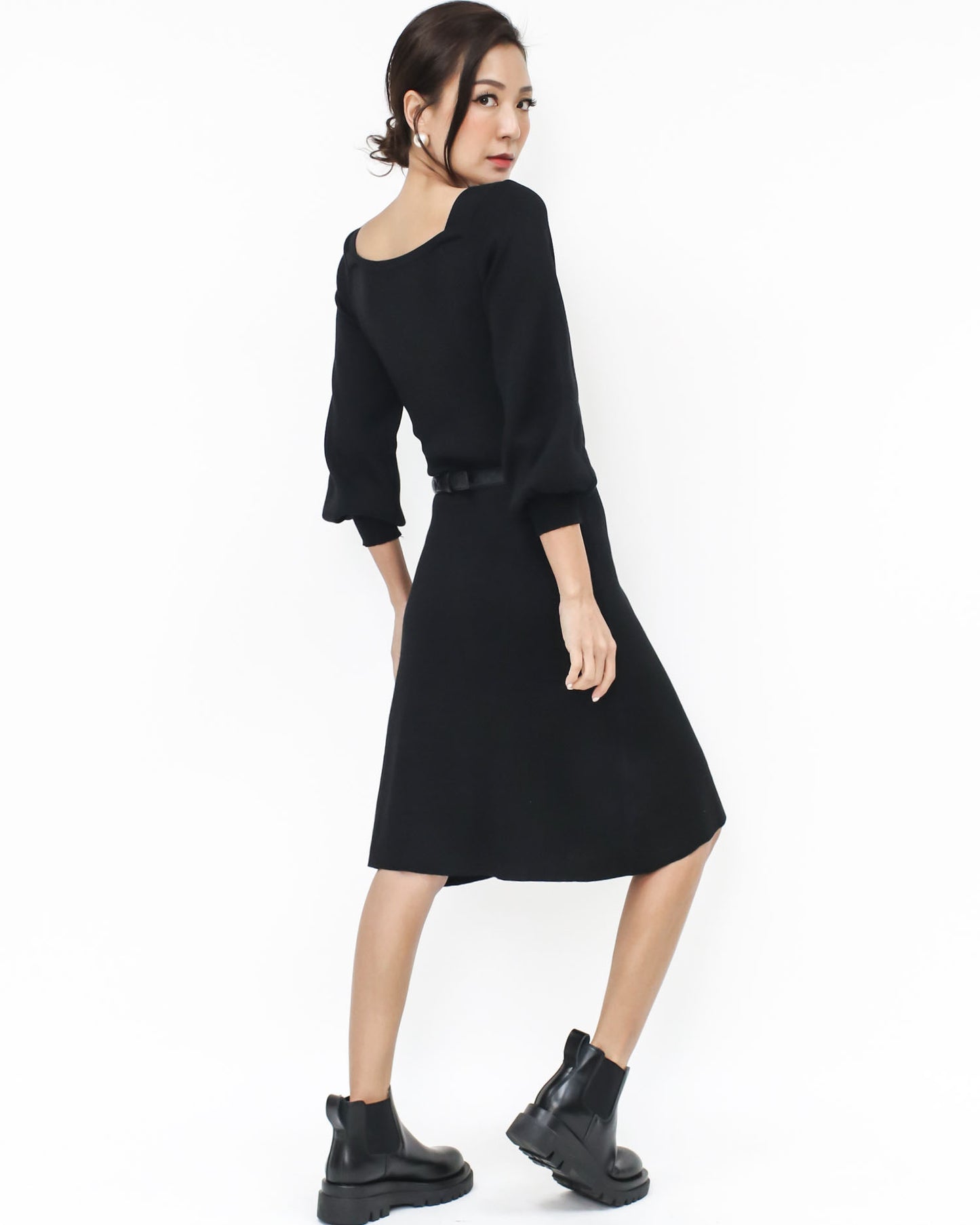 black square neckline knitted dress with belt *pre-order*