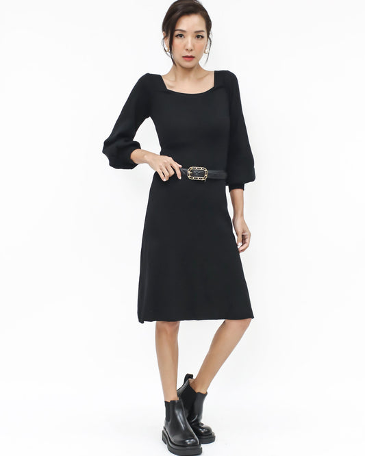 black square neckline knitted dress with belt *pre-order*