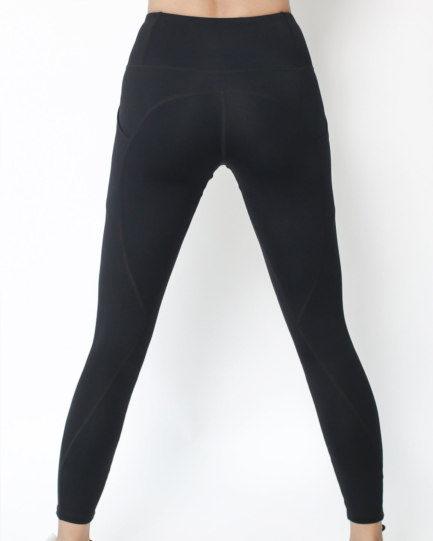 black seams sports ankle length leggings with pockets *pre-order*