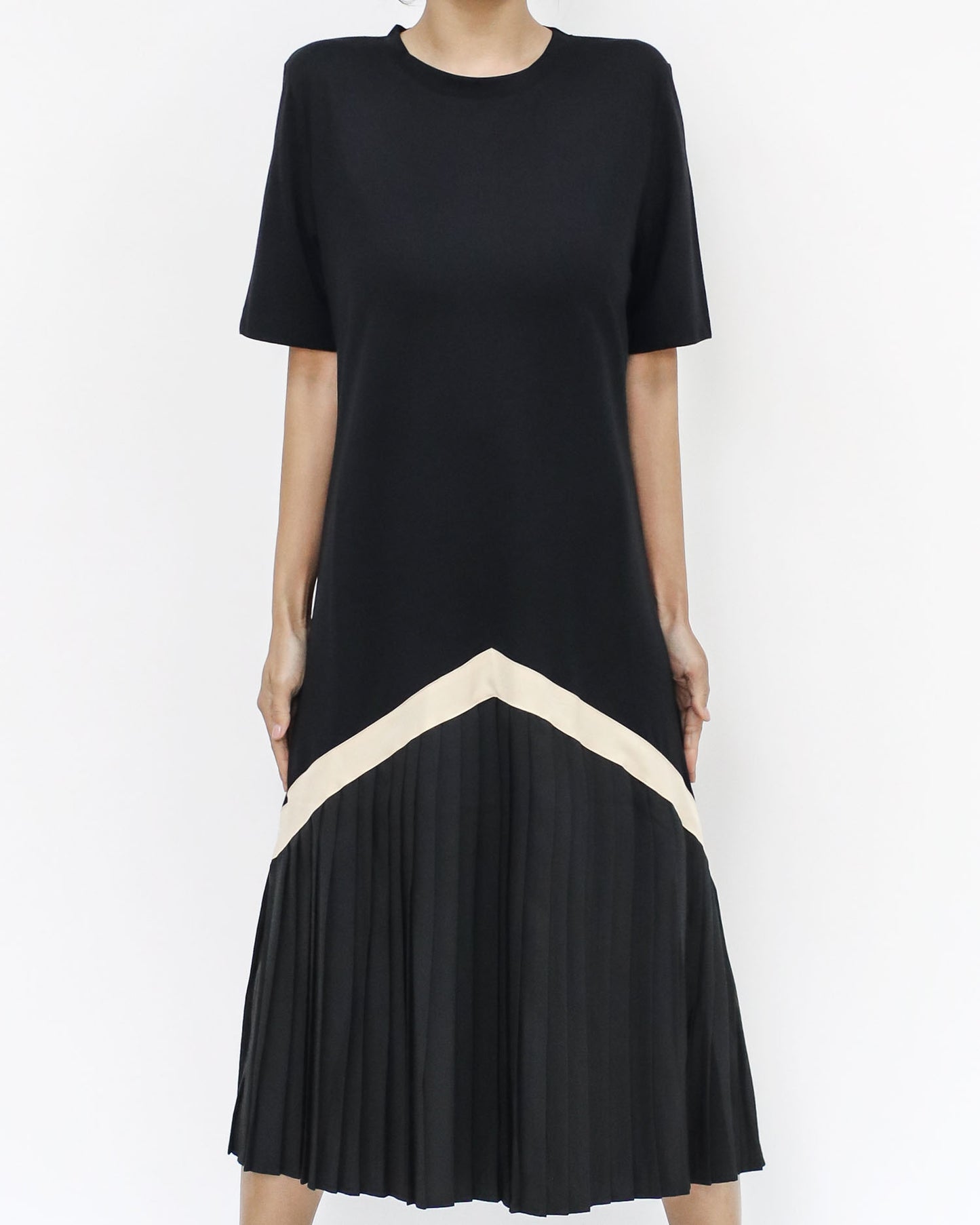 black tee w/ chiffon pleats & beige strap dress *pre-order*