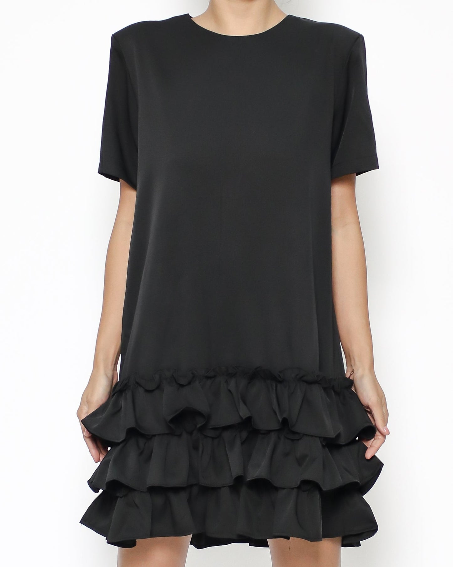 black ruffles hem crepe dress *pre-order*