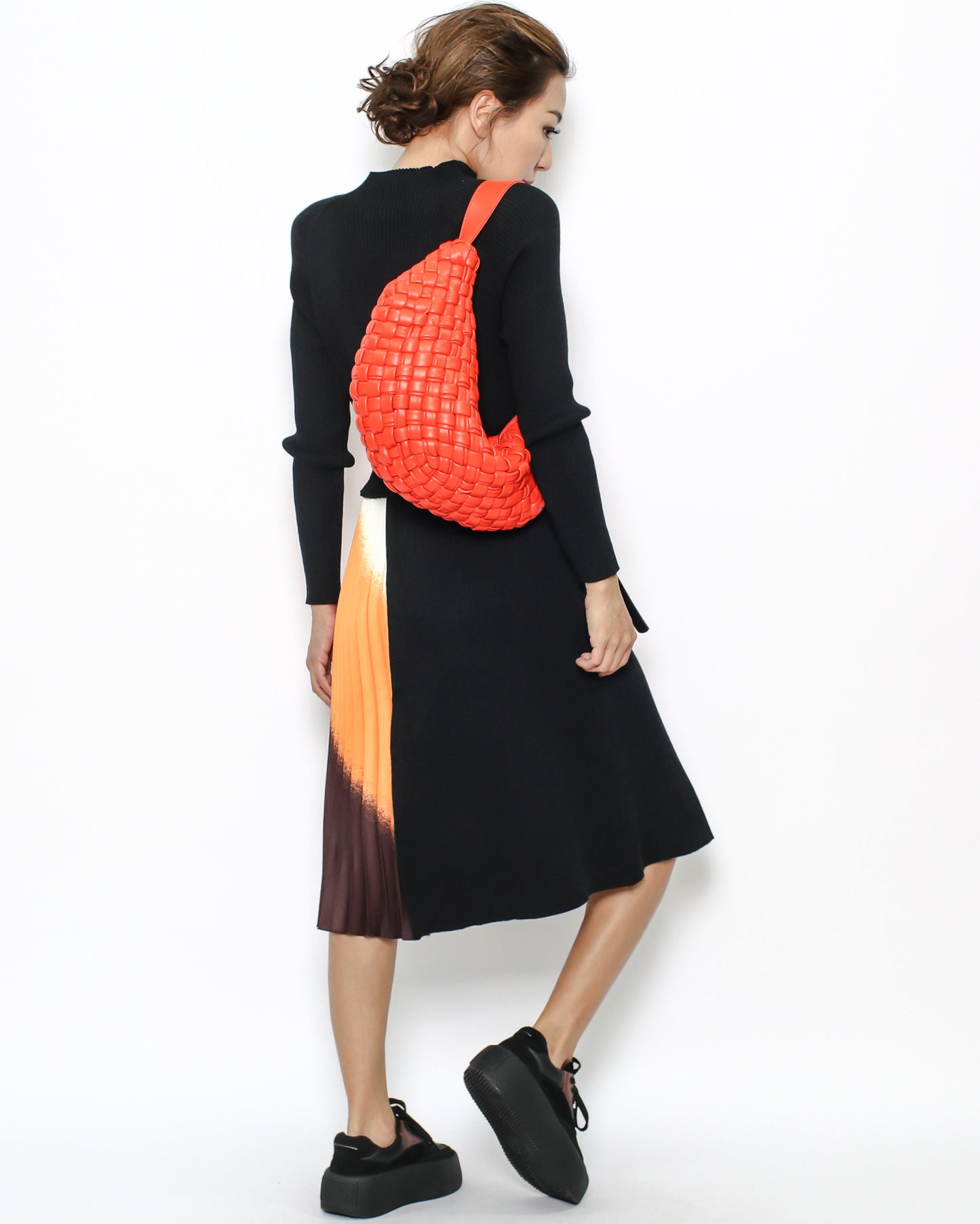 black knitted & colourful pleats dress with belt *pre-order*