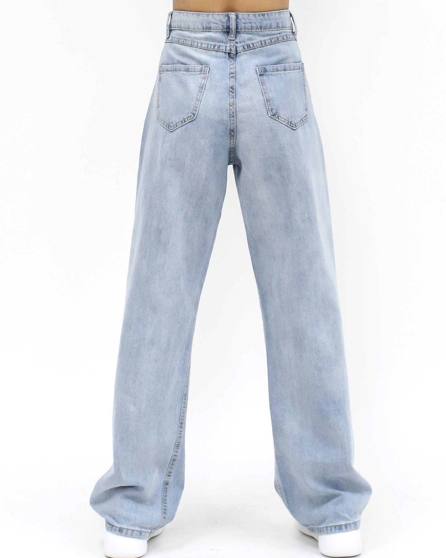 light blue denim straight legs jeans *pre-order*