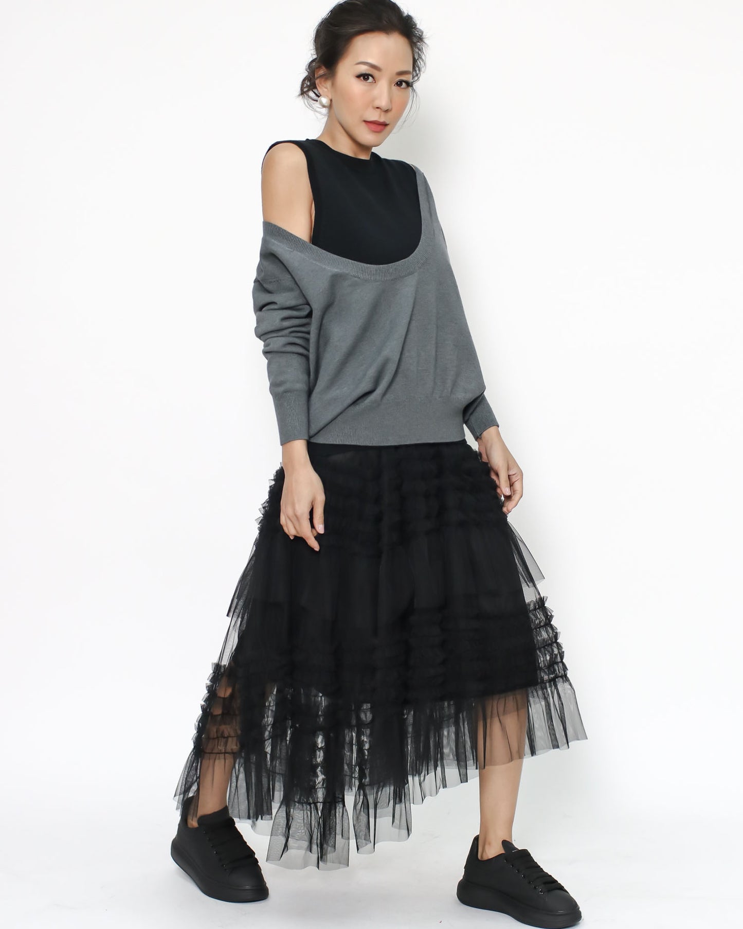 black ruffles mesh skirt *pre-order*