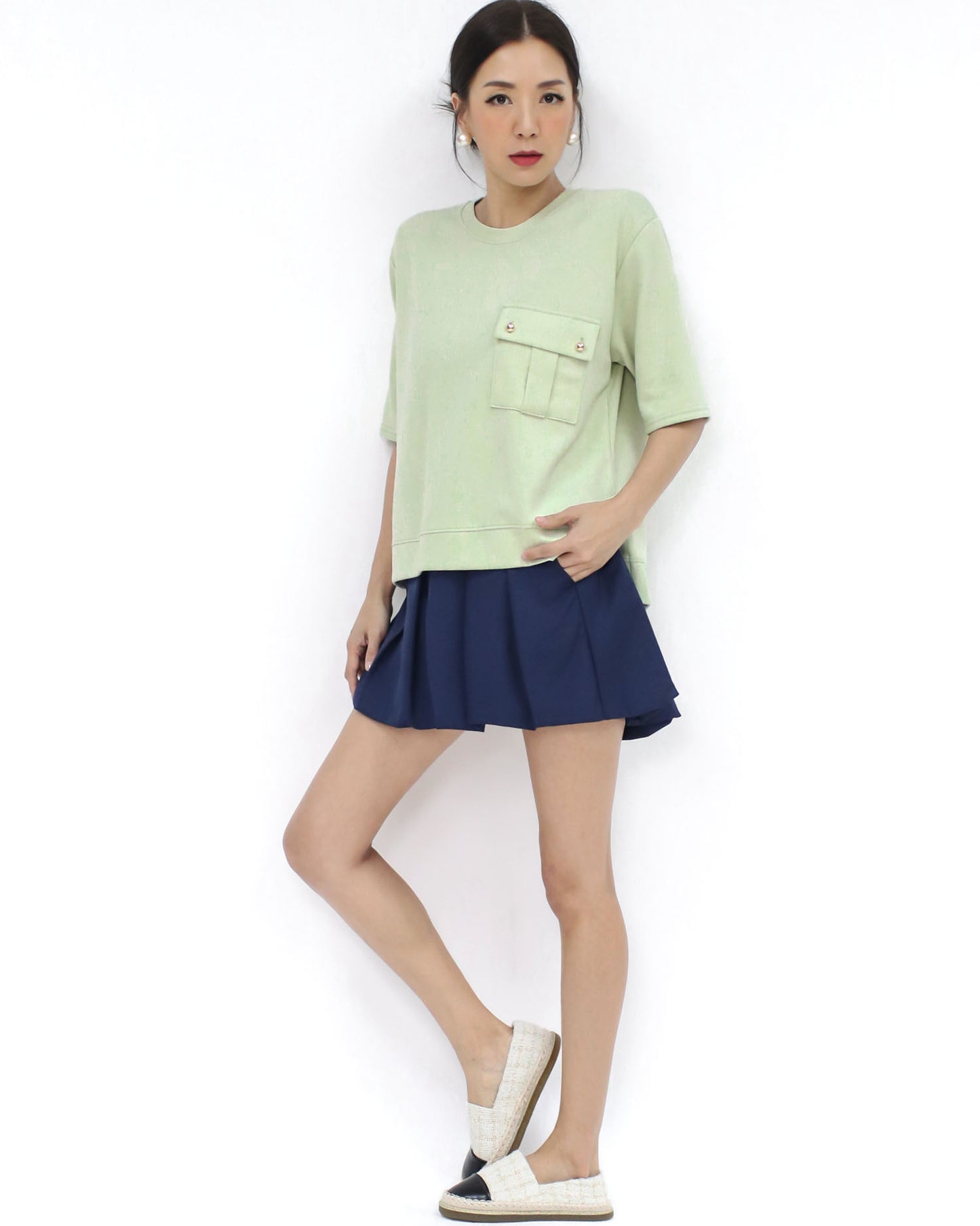 light green pocket sweat tee