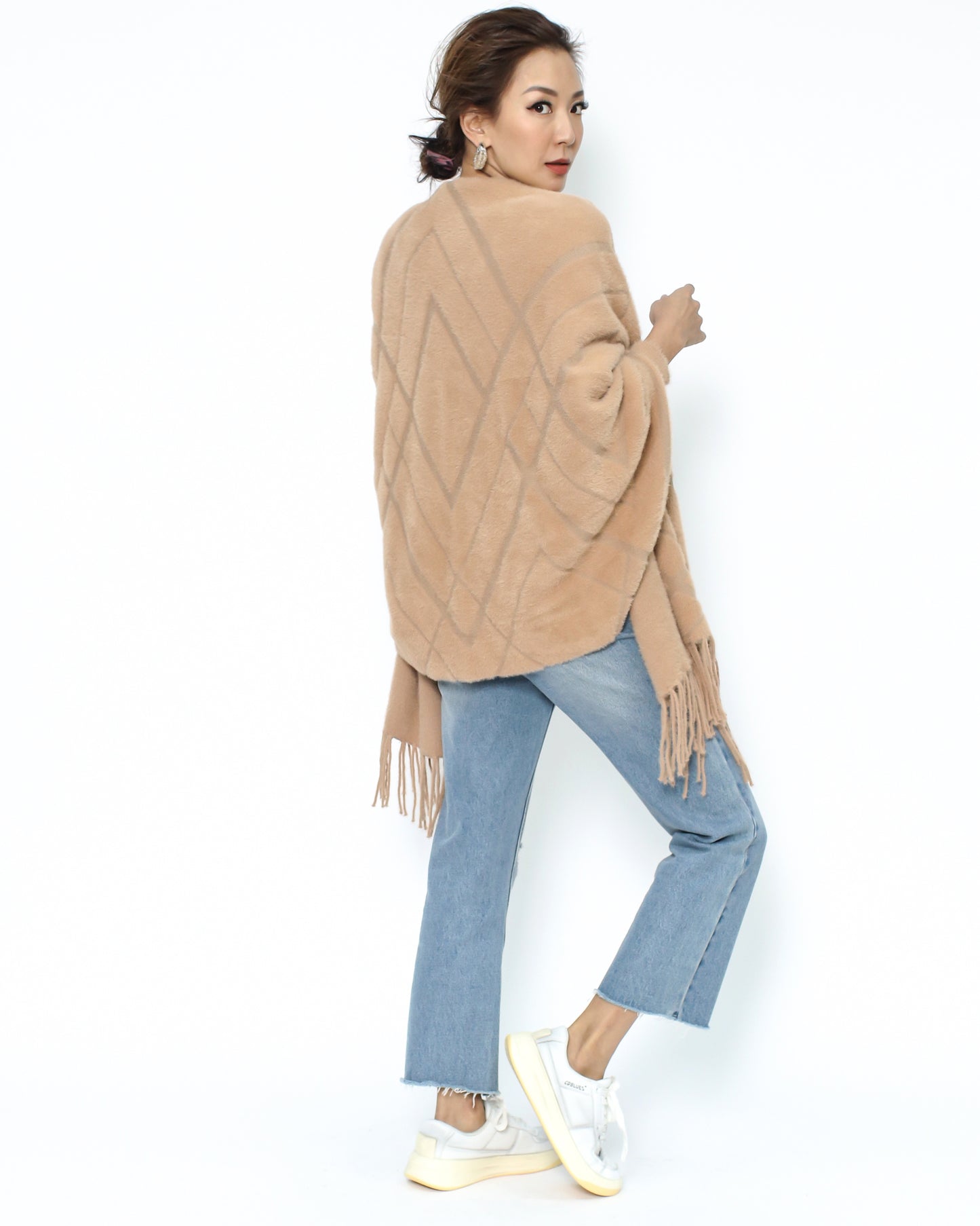 camel geo printed fluffy fringe arm warmer cardigan *pre-order*