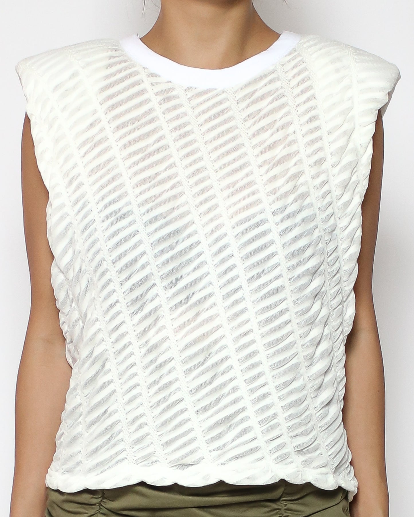 Ivory texture shoulders pad vest