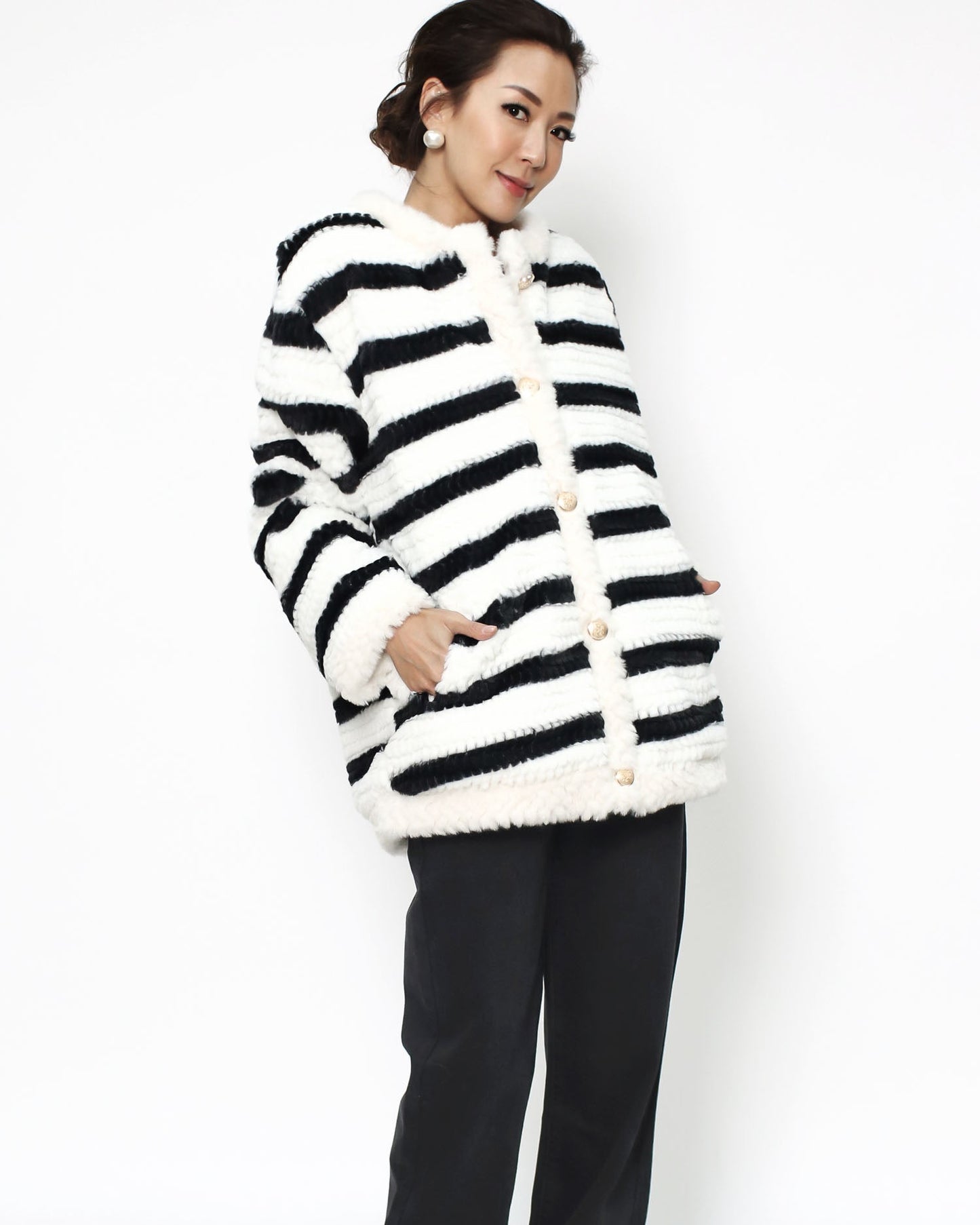 black & ivory stripes furry bomber jacket *pre-order*