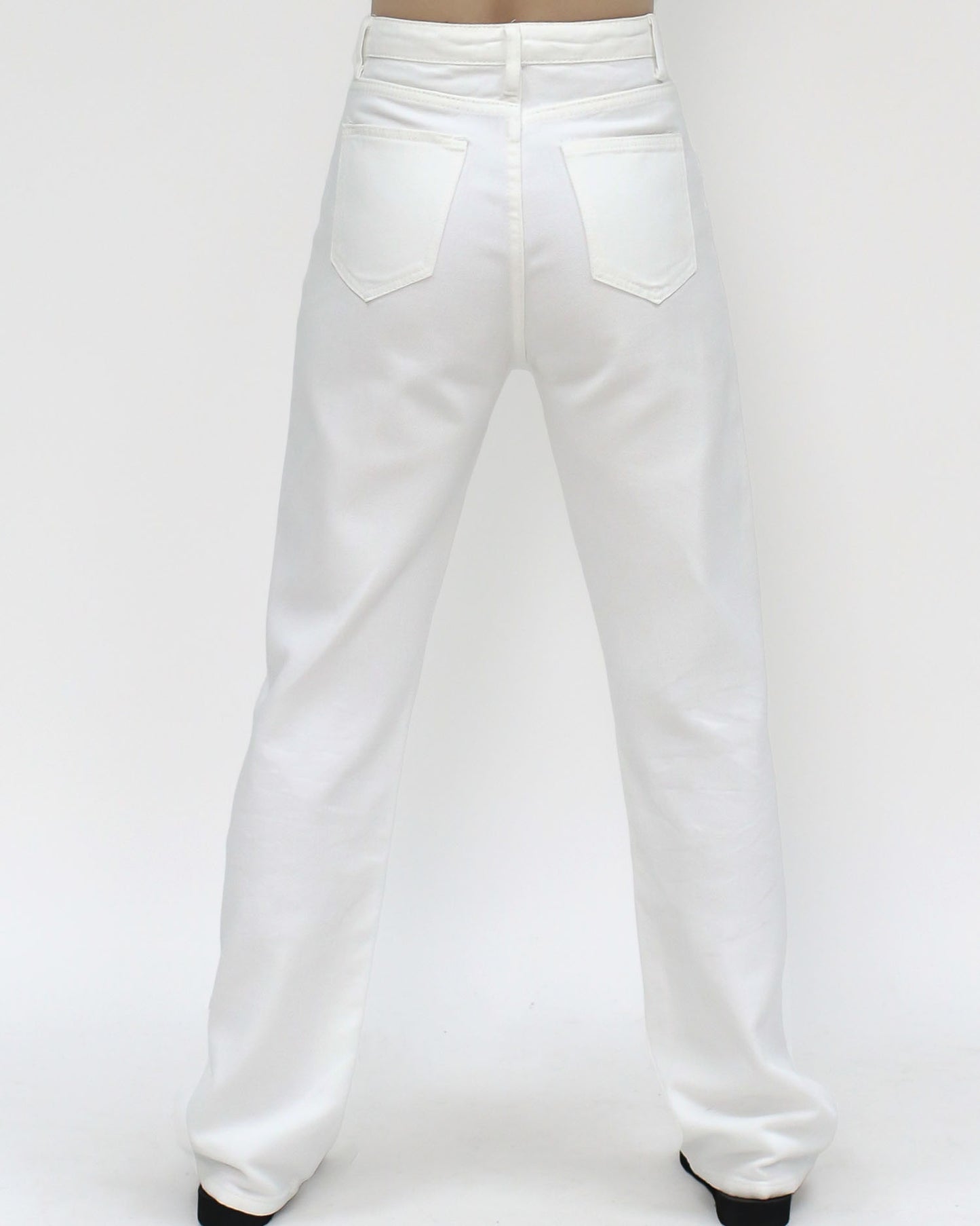 ivory straight legs jeans *pre-order*