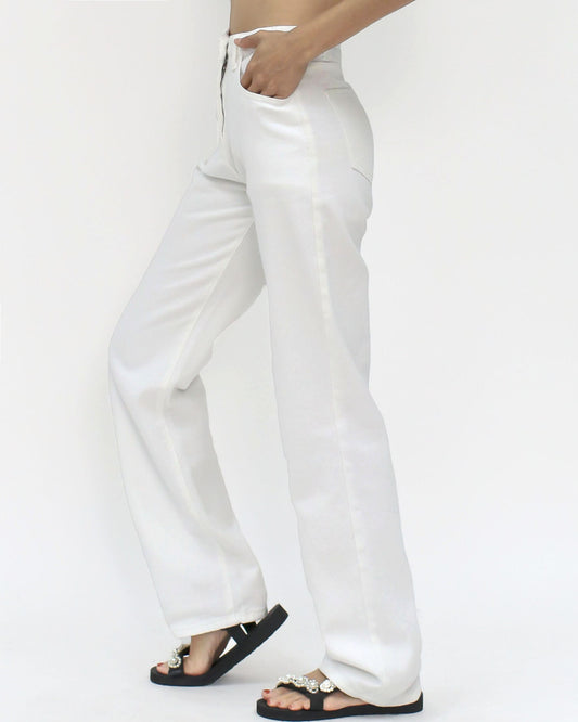 ivory straight legs jeans *pre-order*