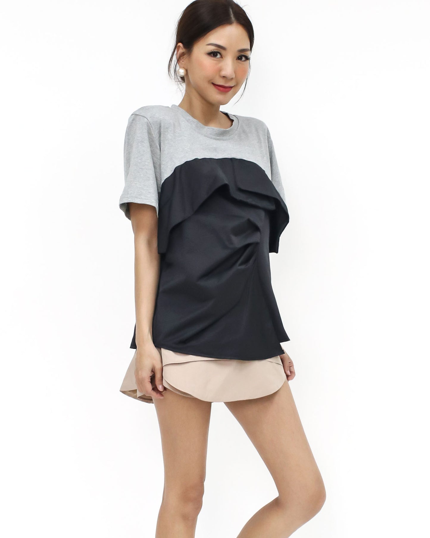 grey w/ black ruched contrast tee