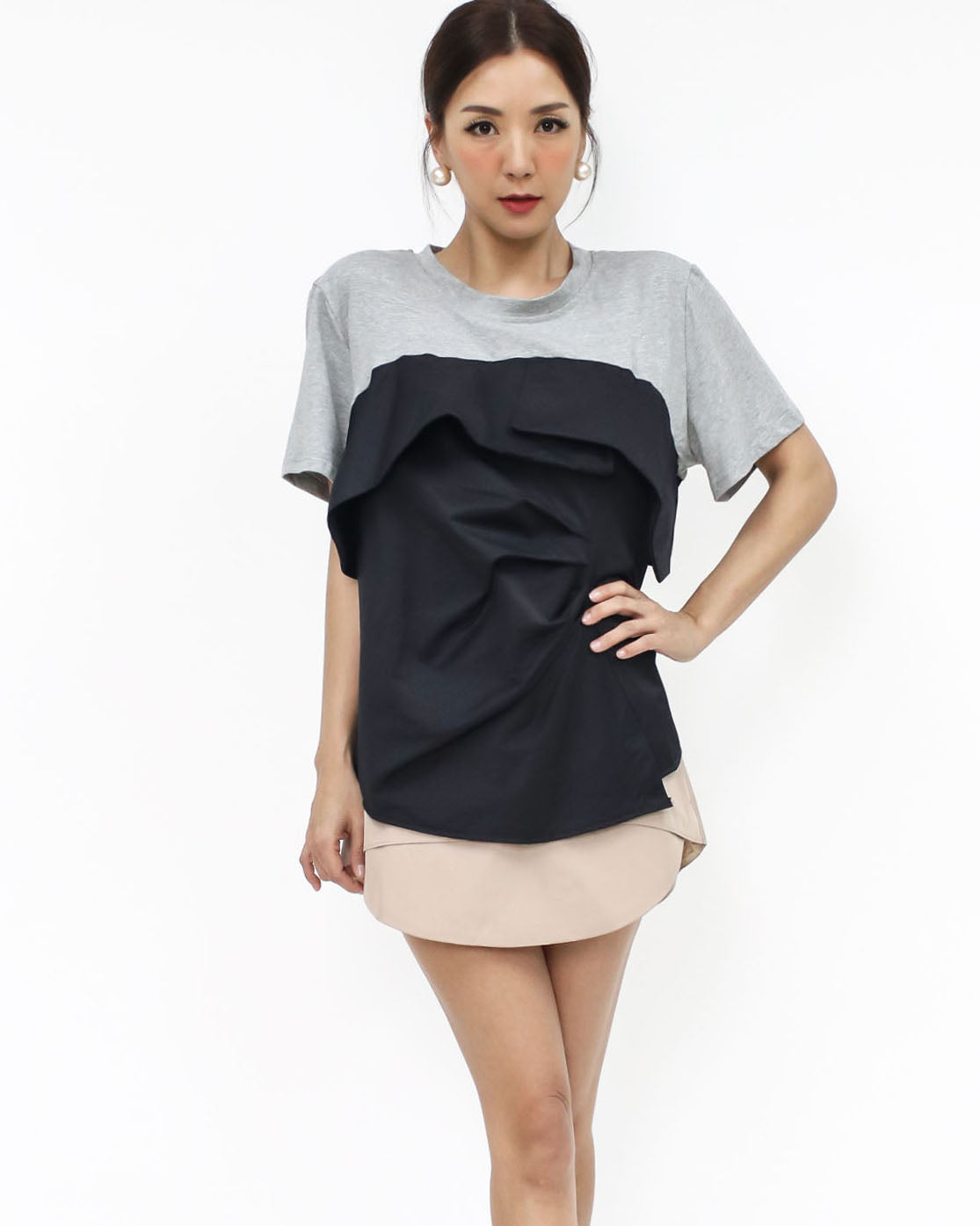 grey w/ black ruched contrast tee