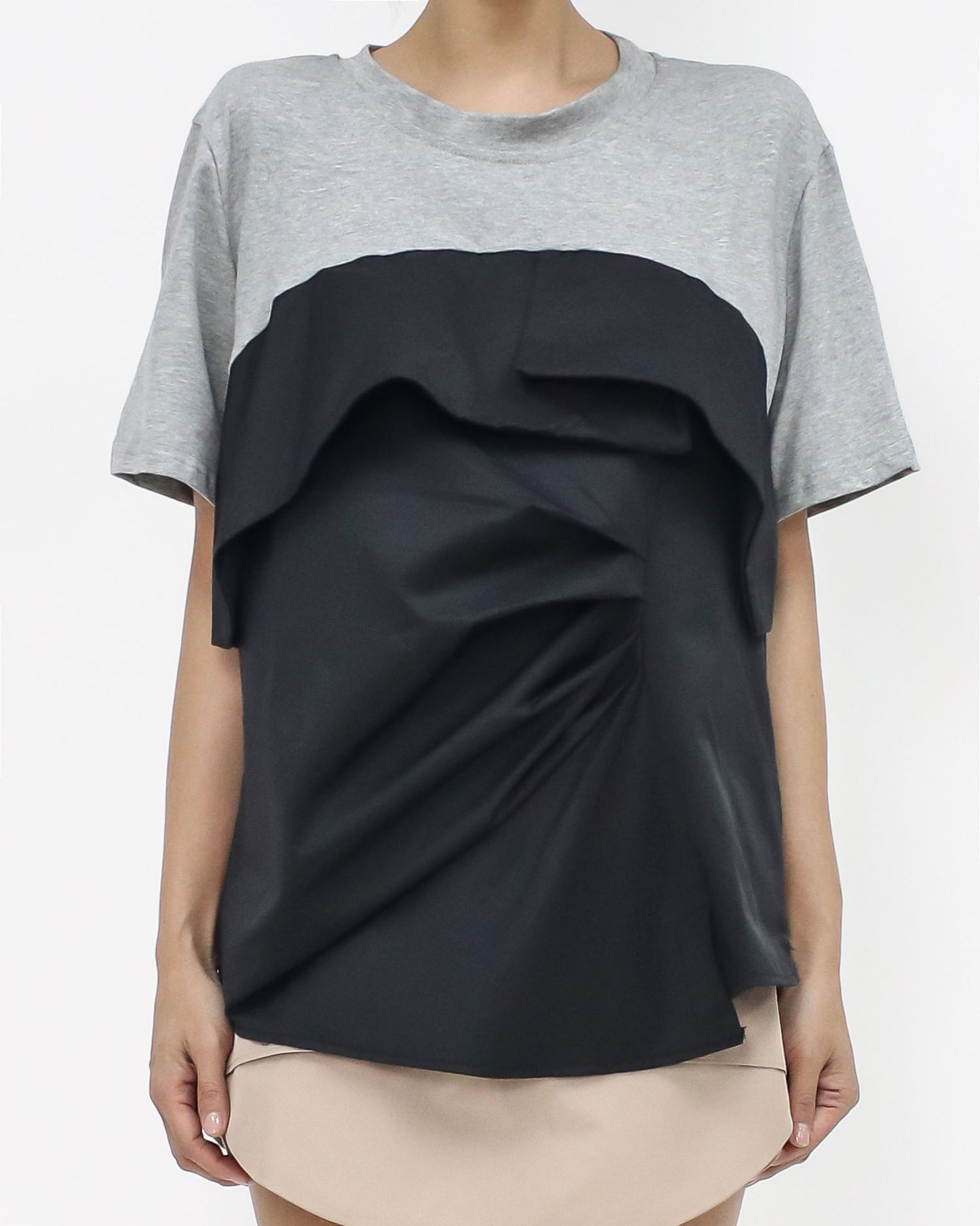 grey w/ black ruched contrast tee