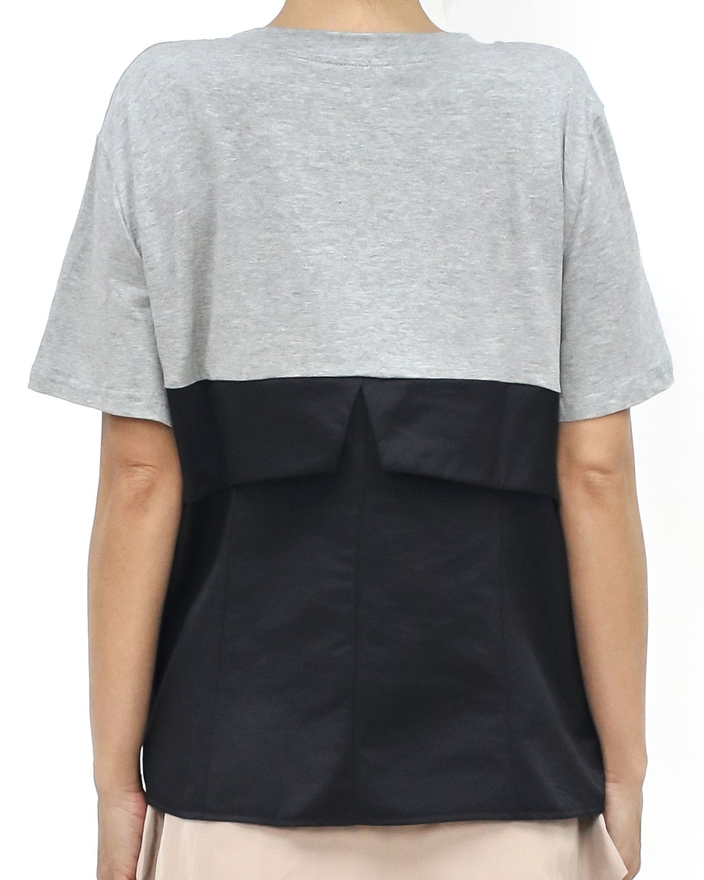 grey w/ black ruched contrast tee