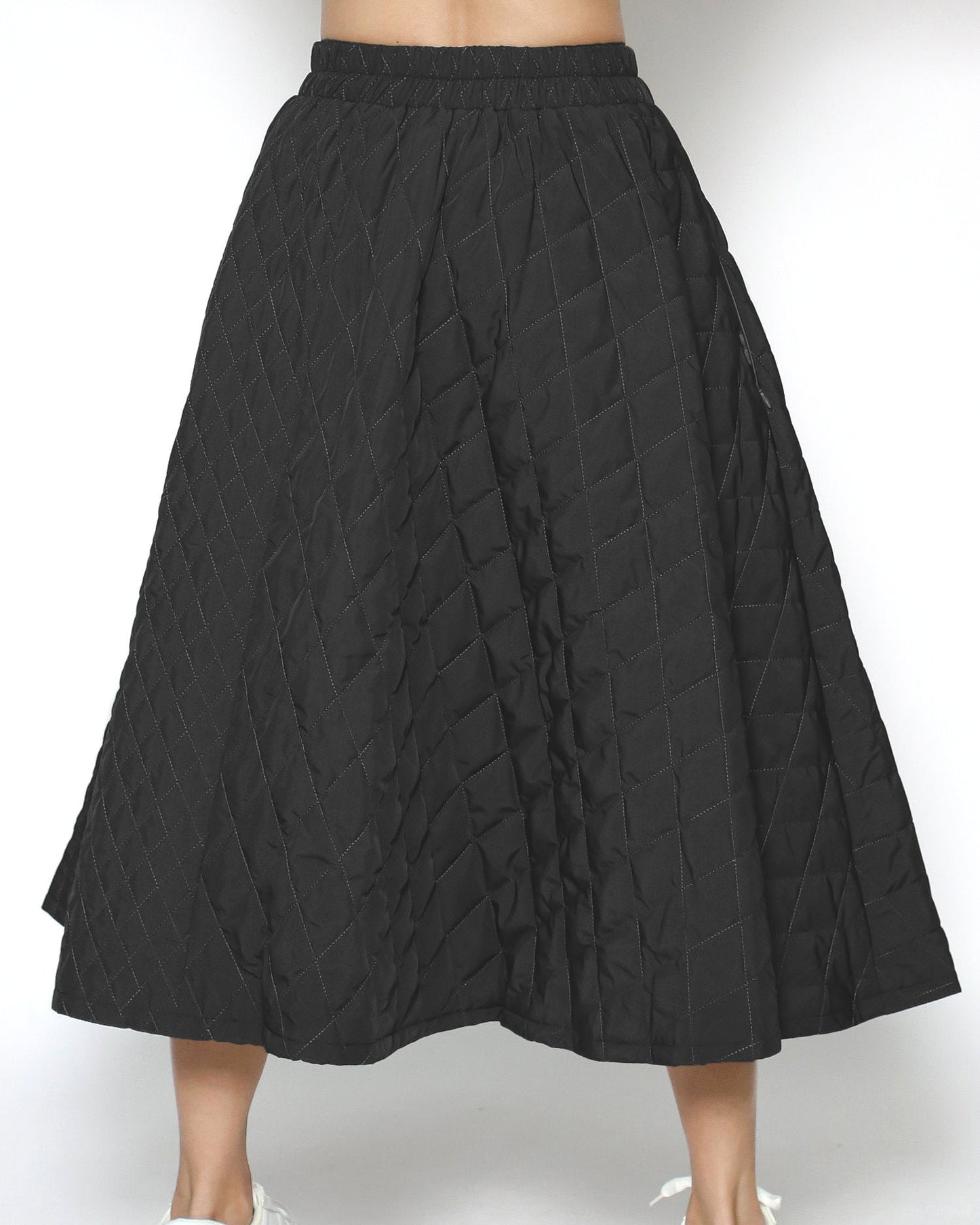 黑色絎縫喇叭裙 *預購*