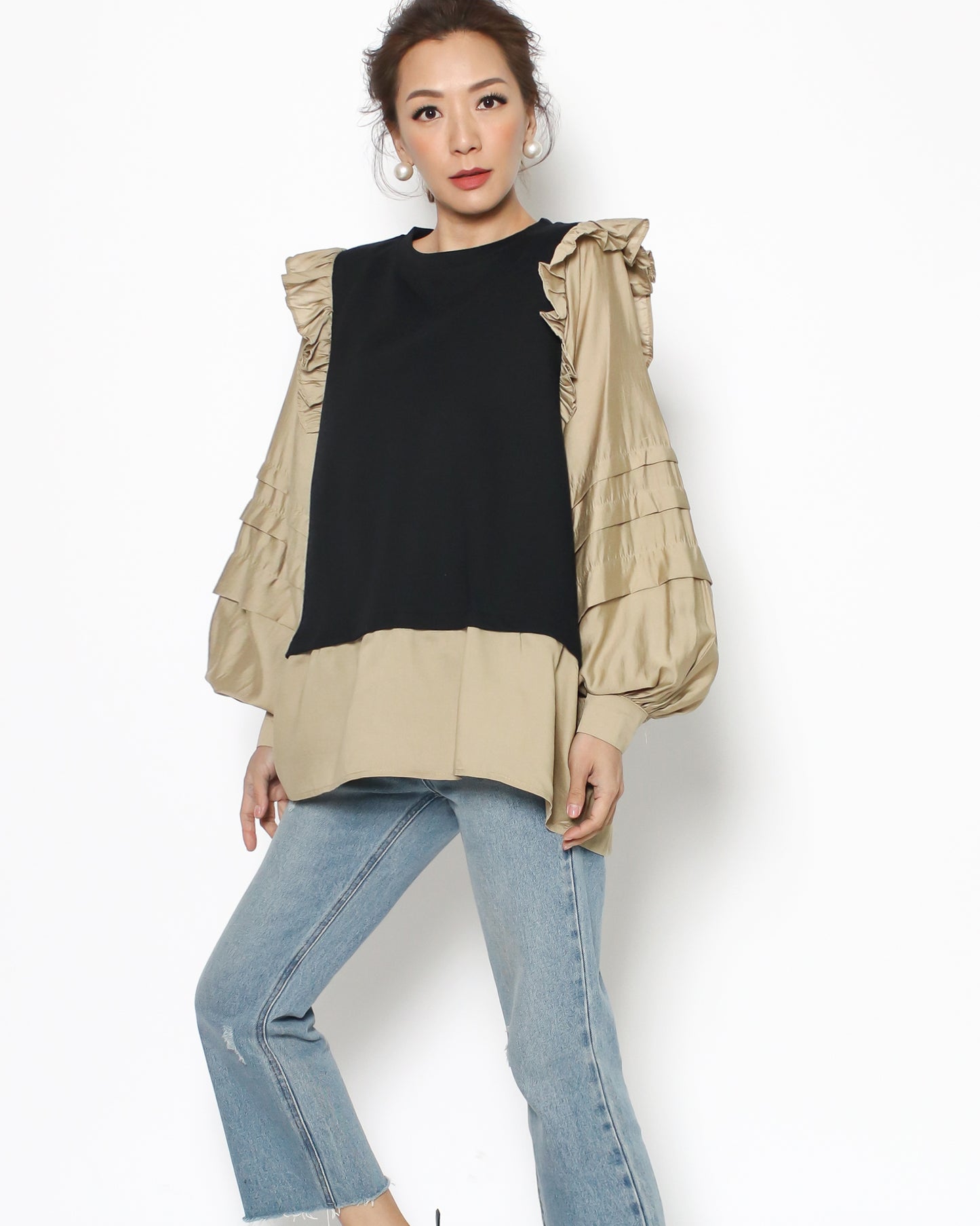 black knitted & beige silky puff sleeves top *pre-order*