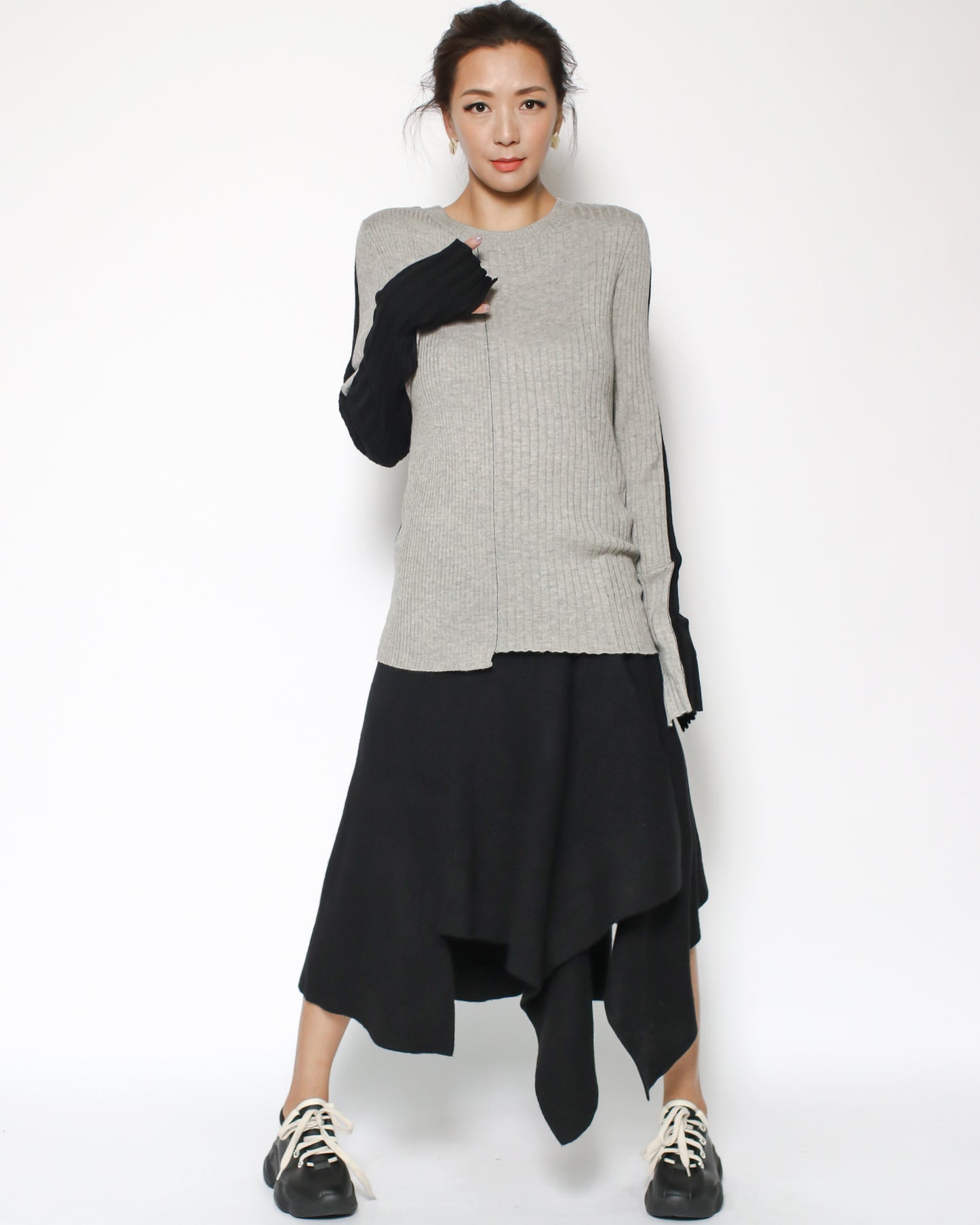 black asymmetric hem knitted skirt *pre-order*