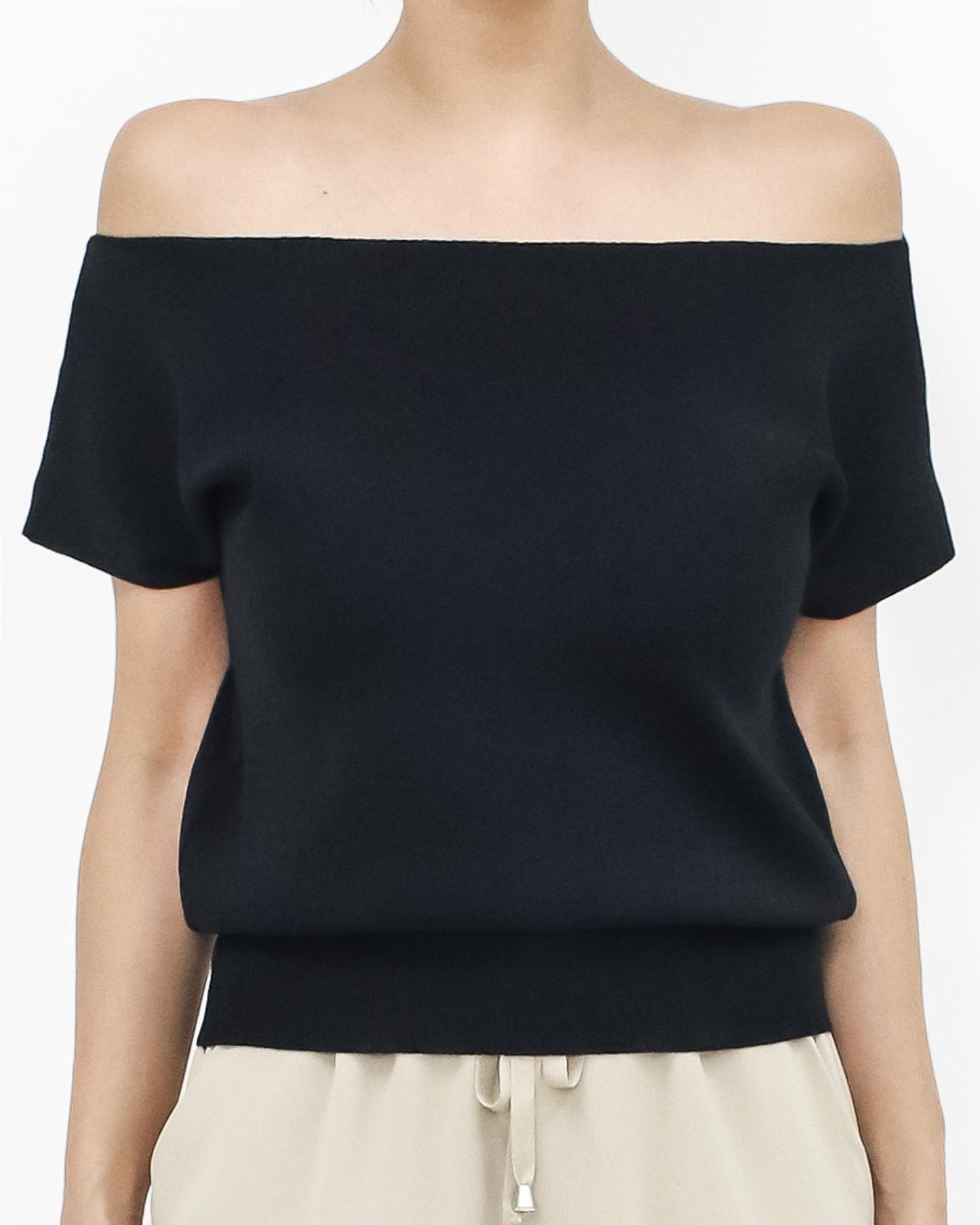 black off shoulders fine knitted top *pre-order*