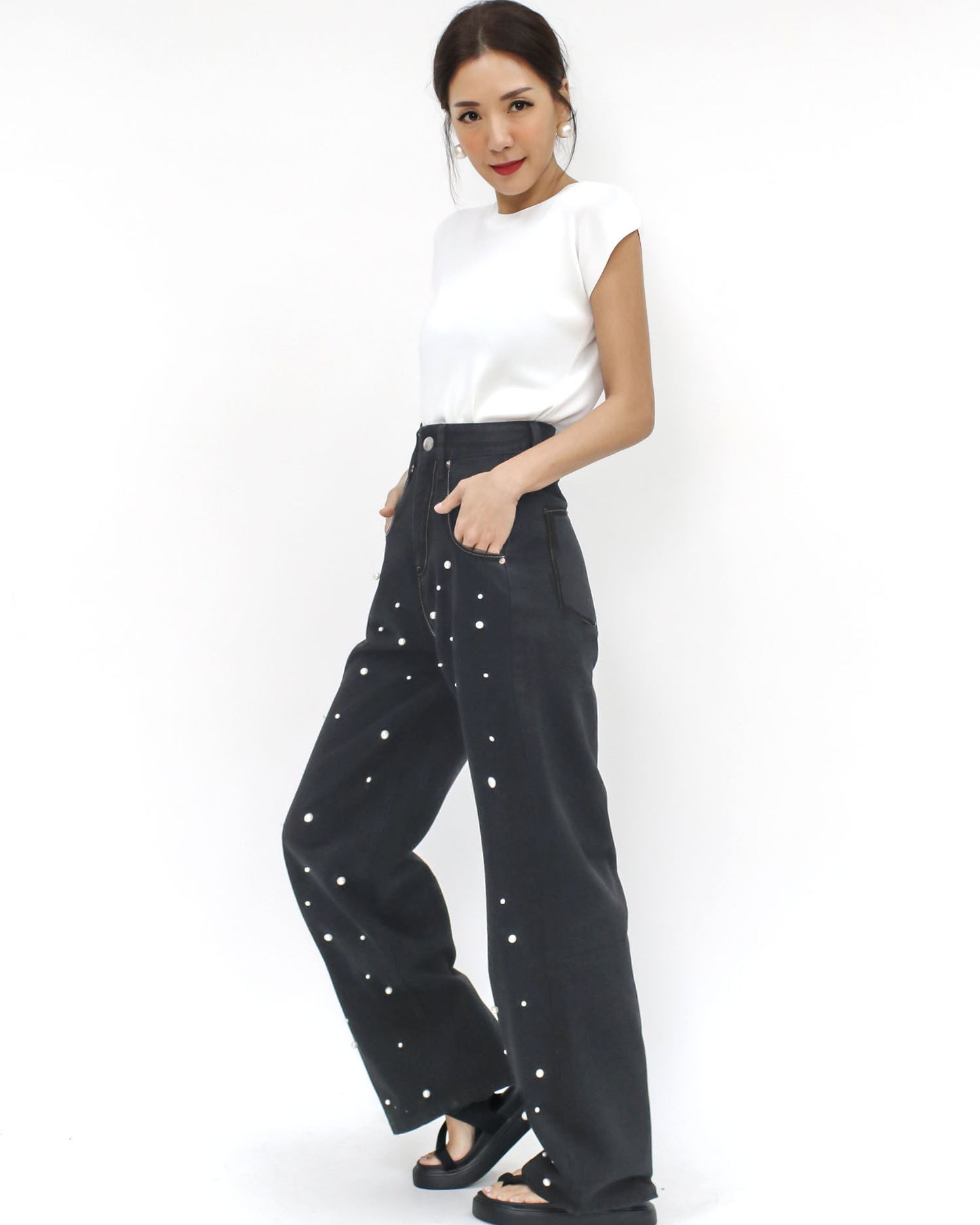 wash black denim pearls straight legs jeans *pre-order*