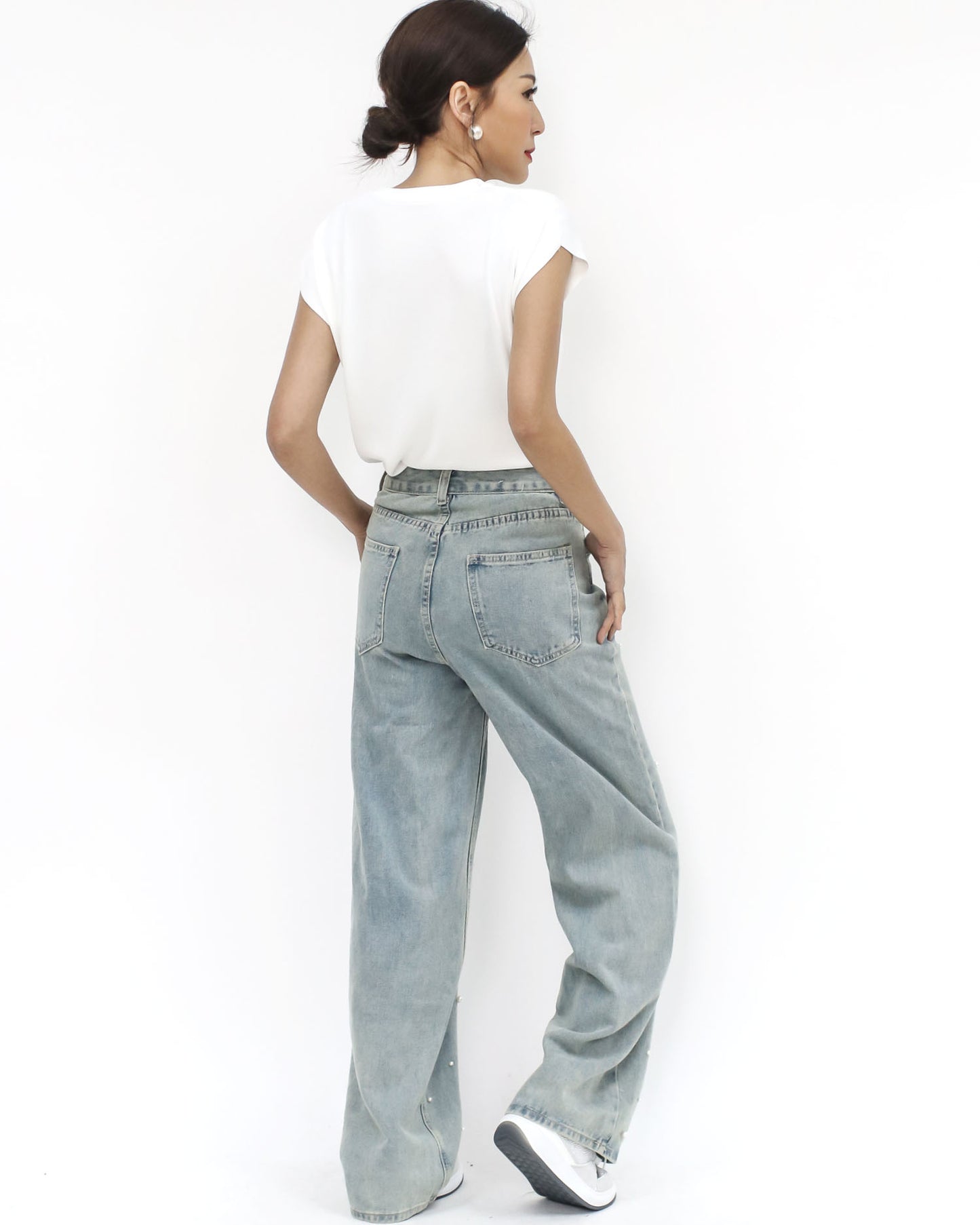 blue washed denim pearls straight legs jeans *pre-order*