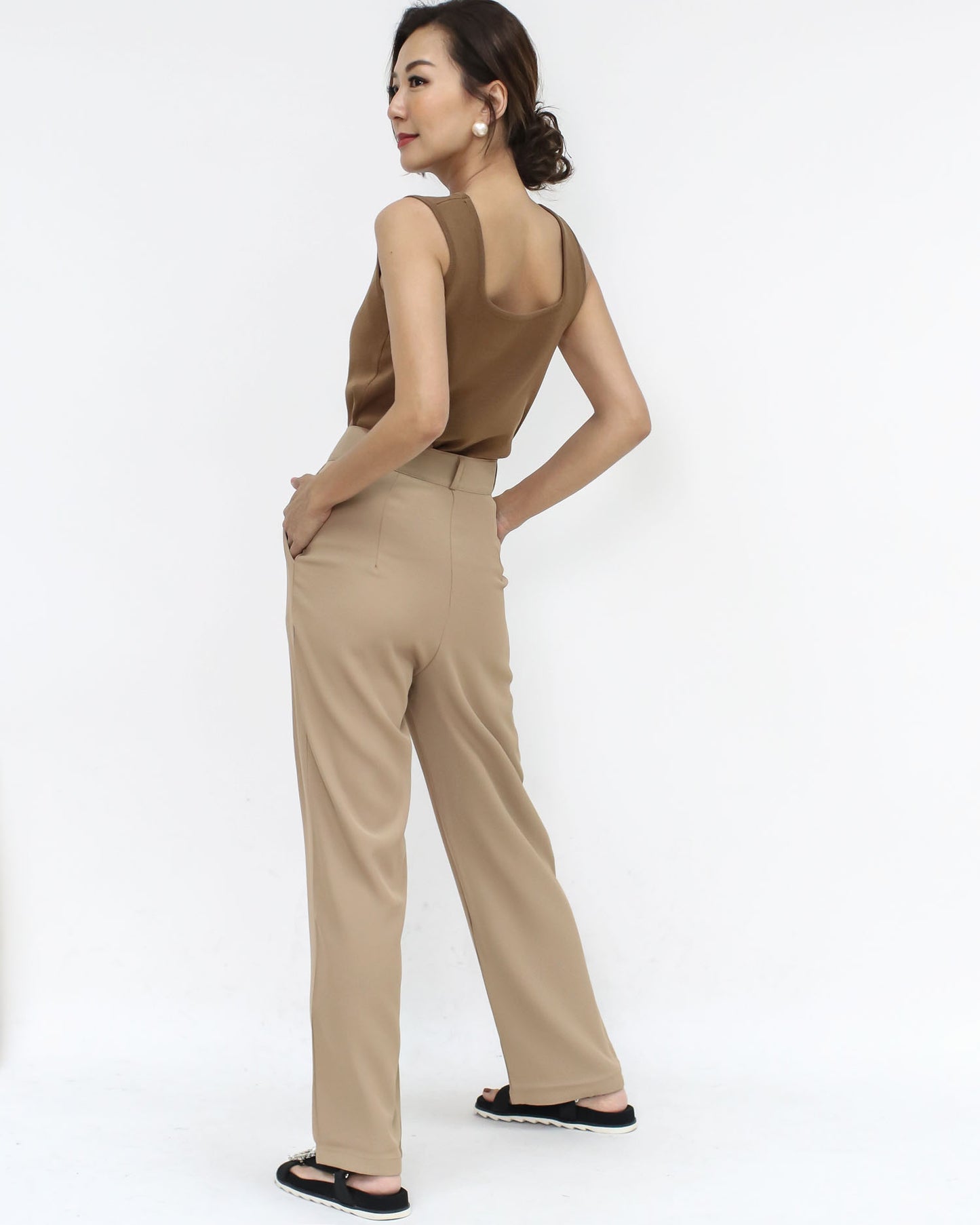 beige chiffon pleats pants *pre-order*