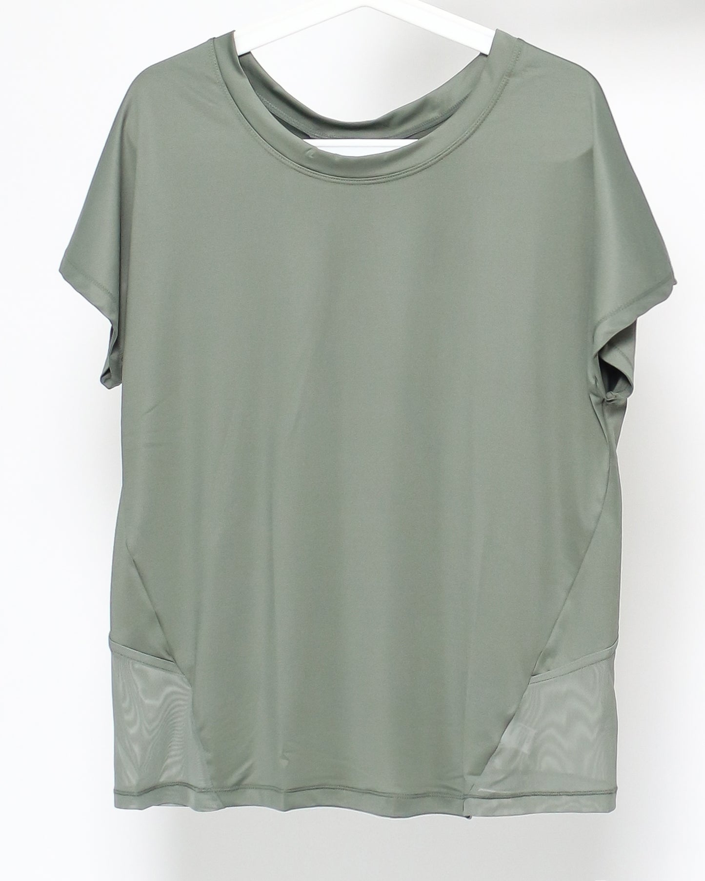 green slinky mesh cutout back sports tee *pre-order*