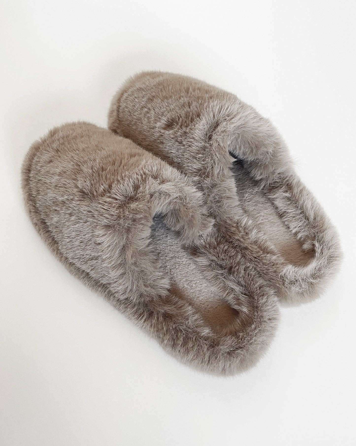 beige furry lounge slippers *pre-order*