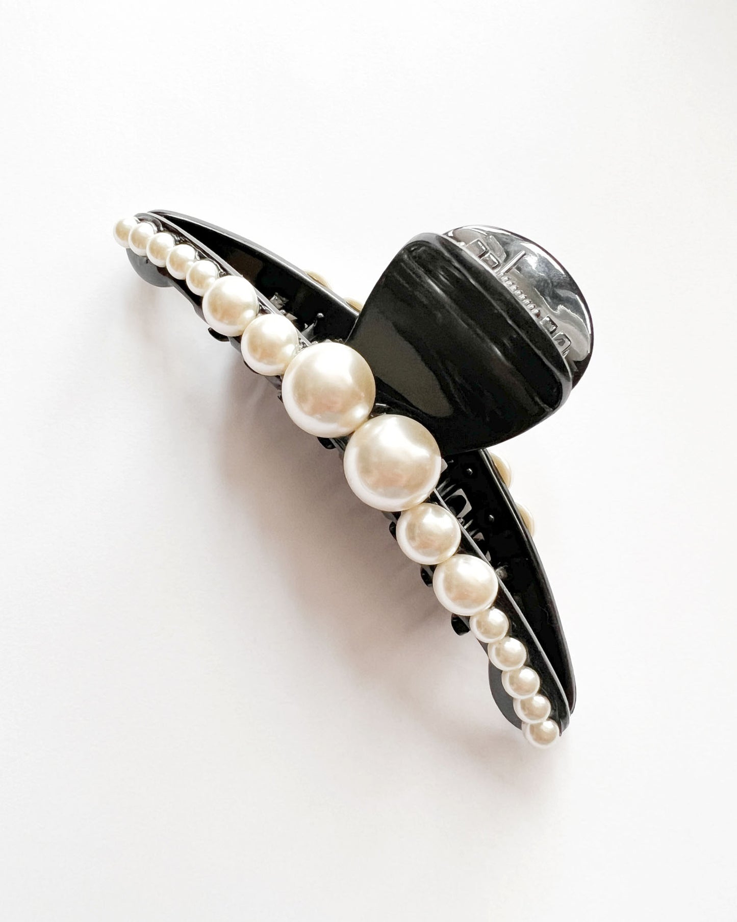 black pearls PVC hair clip claw *pre-order*