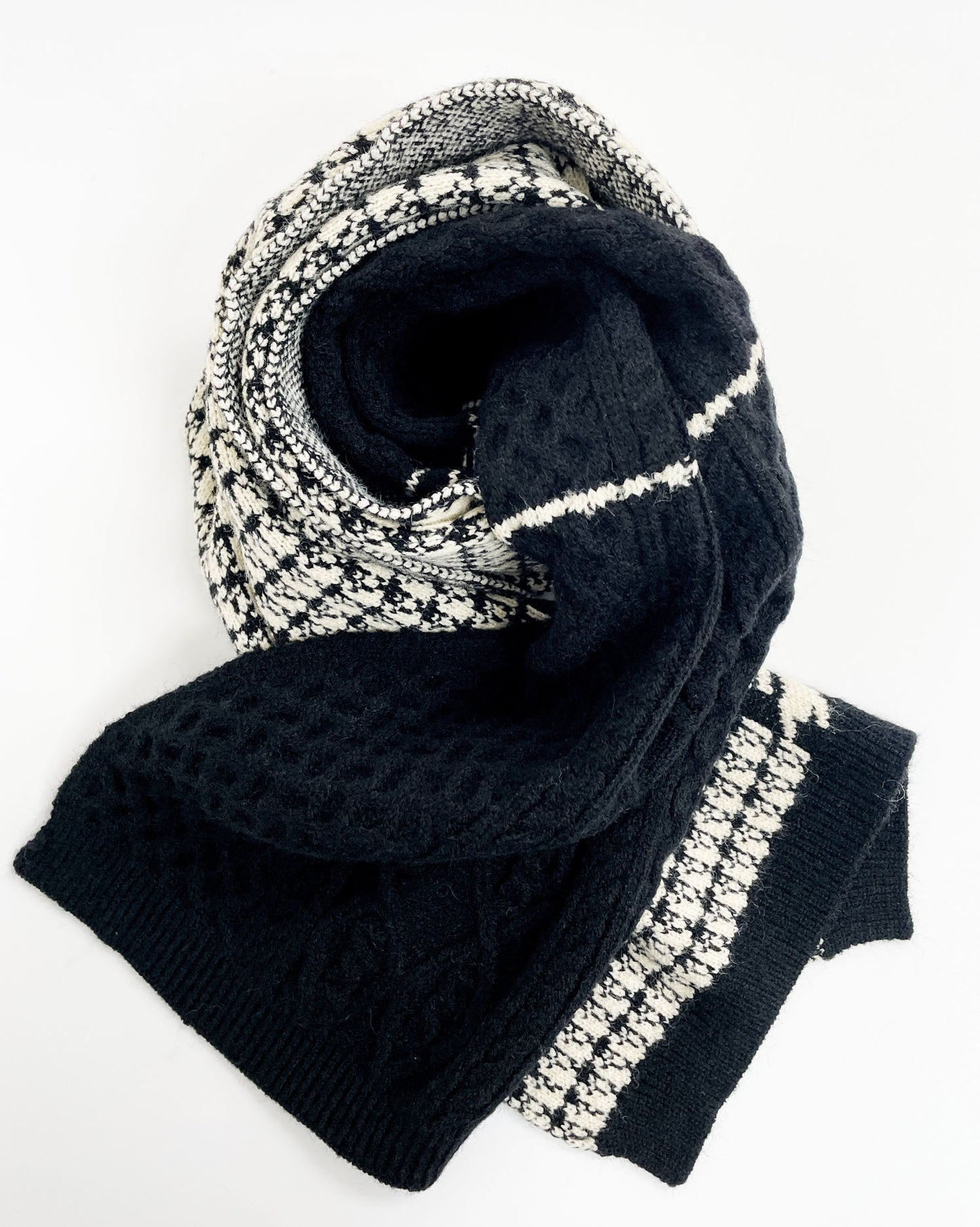 黑色和象牙色圖案針織圍巾 *預購*