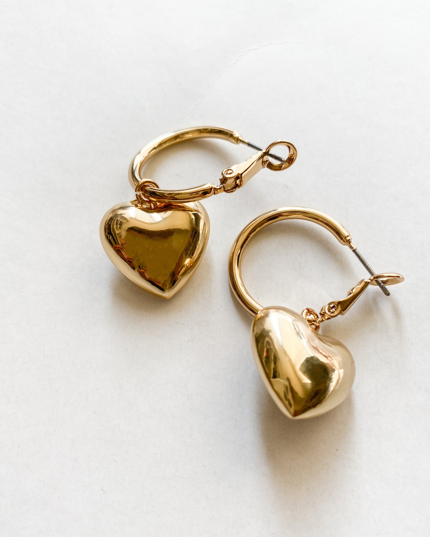 gold hearts loop earrings *pre-order*
