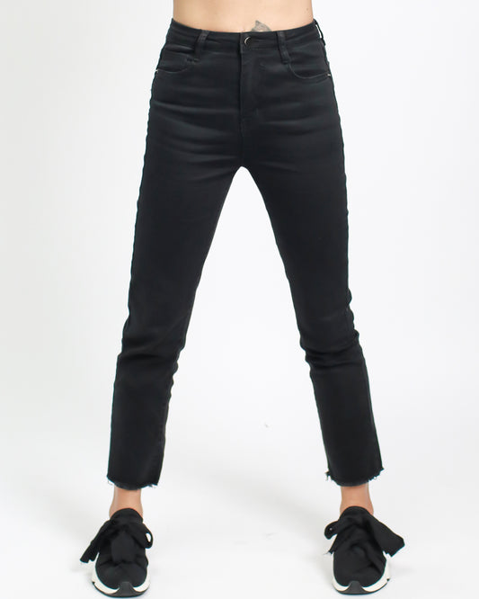 black cropped straight jeans *pre-order*