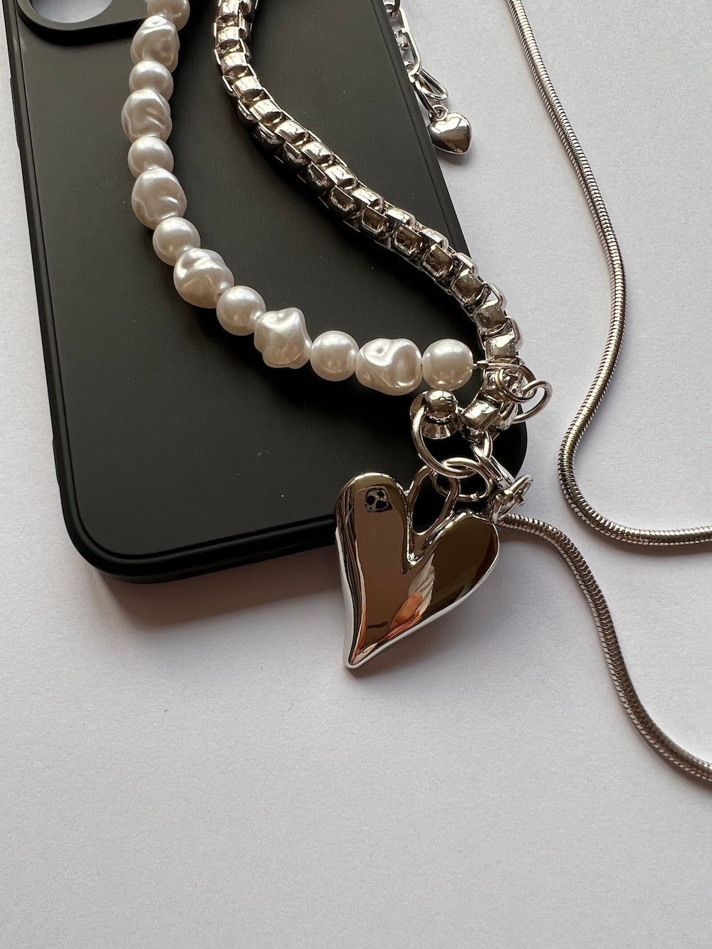 black silicon pearls & silver chain hearts phone case *pre-order*