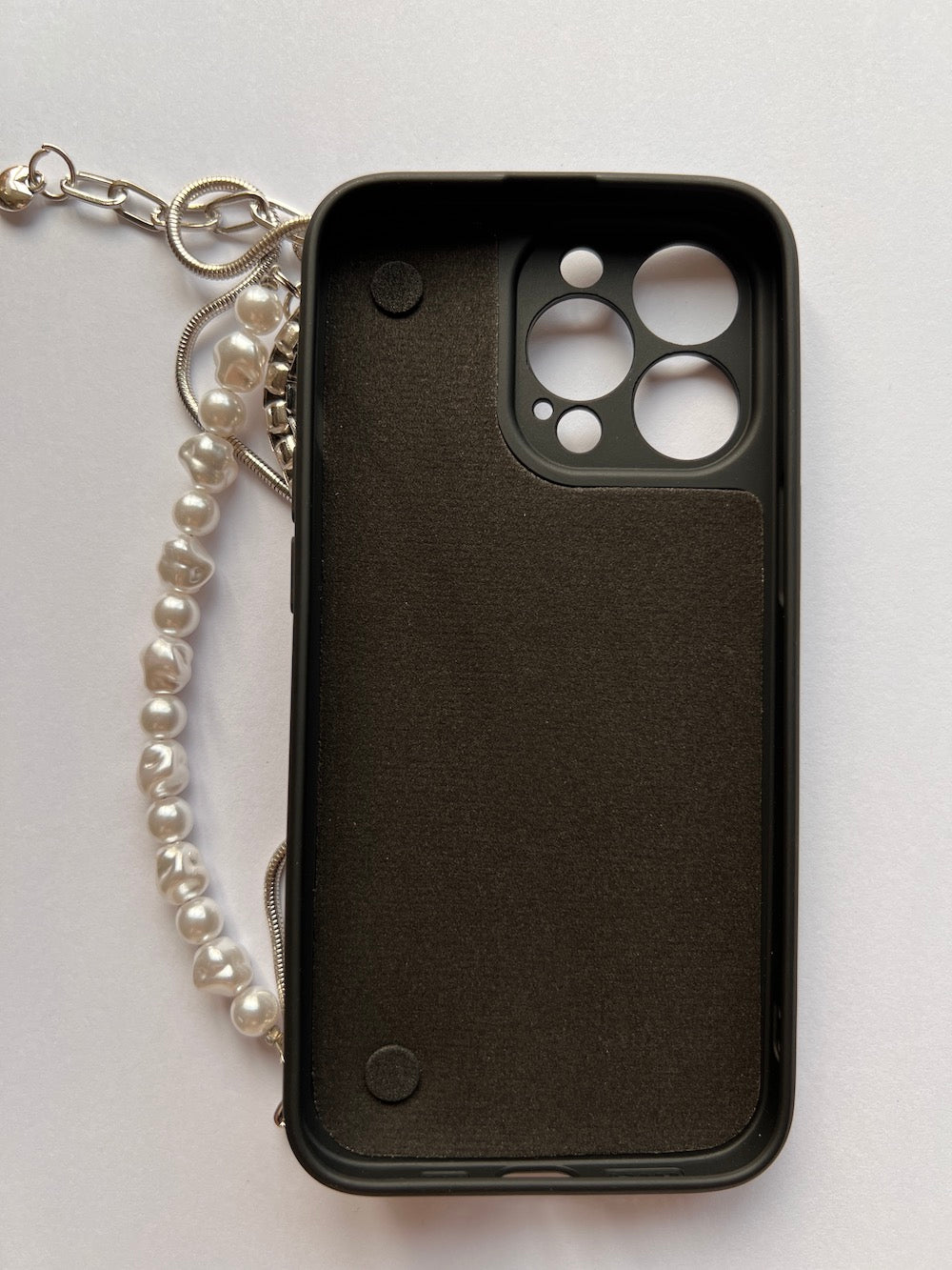 black silicon pearls & silver chain hearts phone case *pre-order*