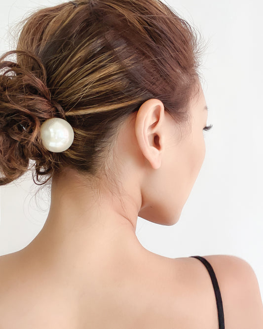 pearls hair pin *pre-order*