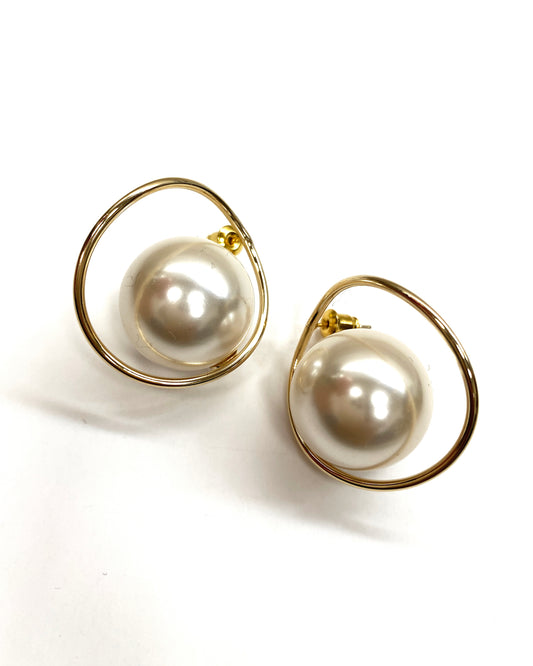 gold round pearls earrings *pre-order*