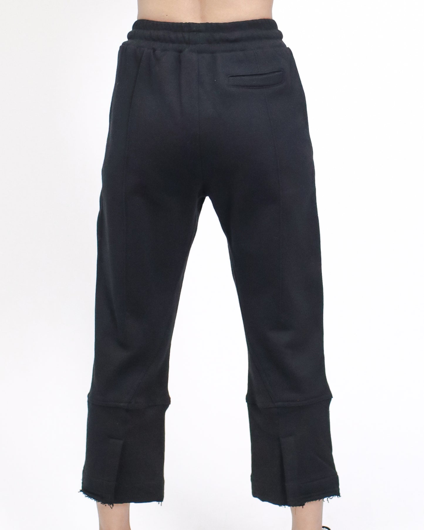 black cropped sweat pants *pre-order*