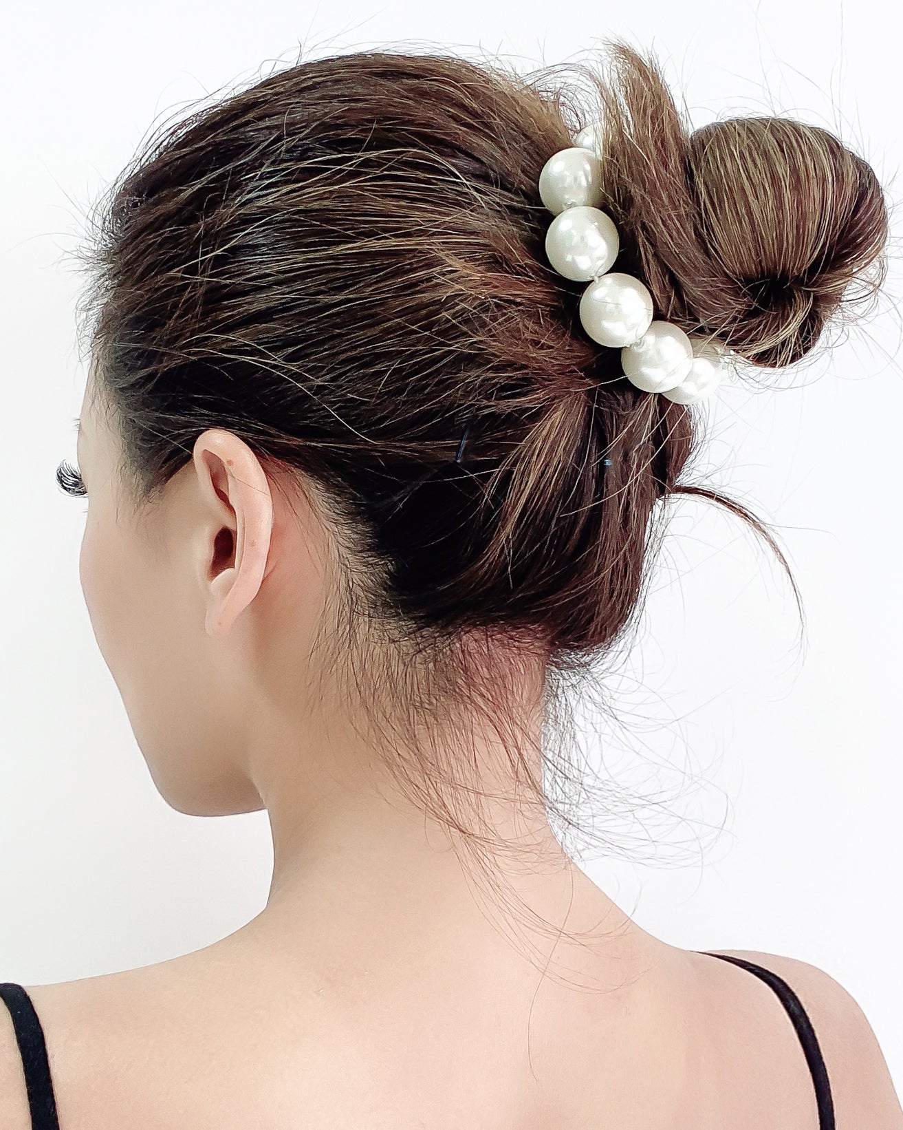 pearls hair scrunchie *pre-order*