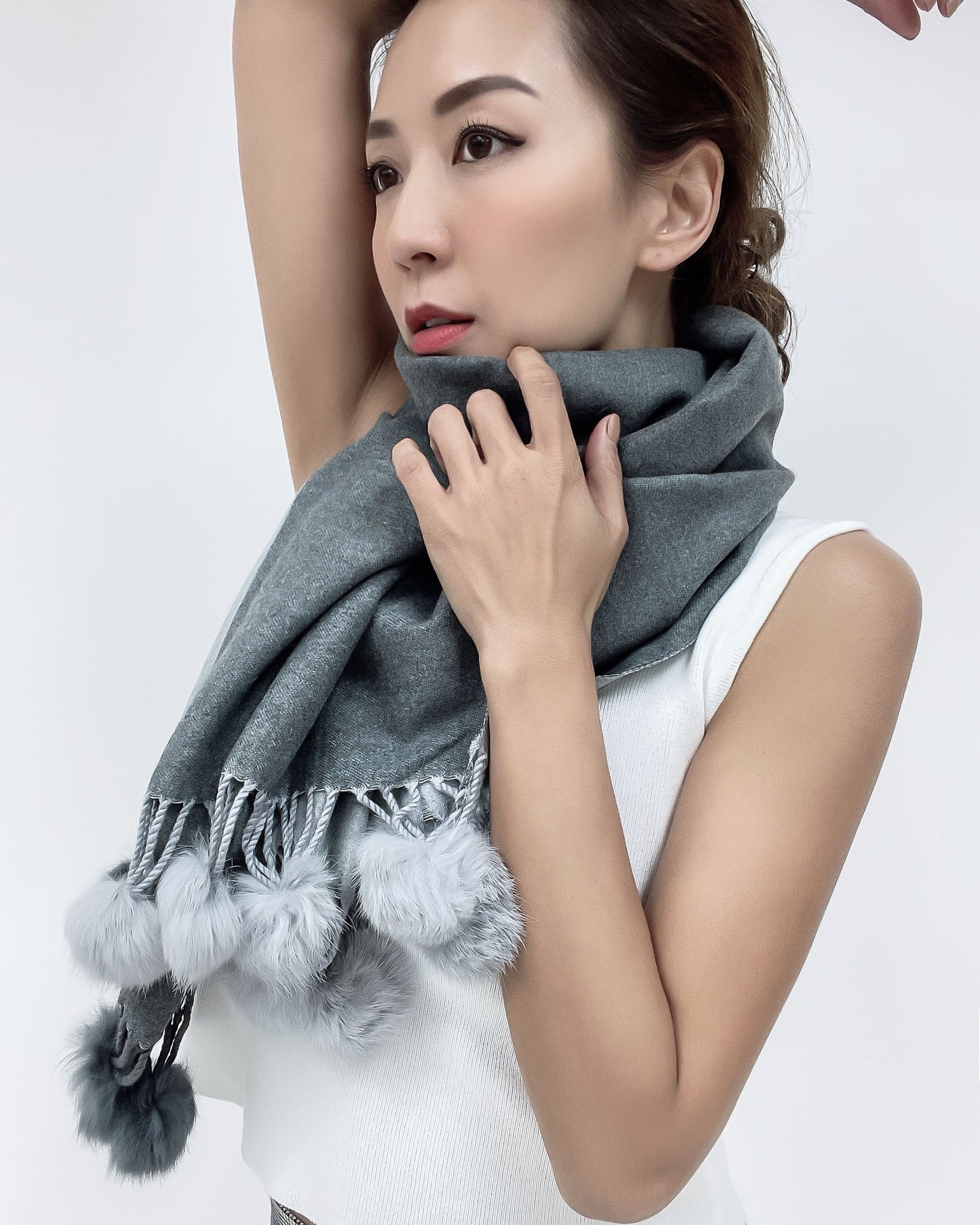 grey wool-blended pompom scarf *pre-order*