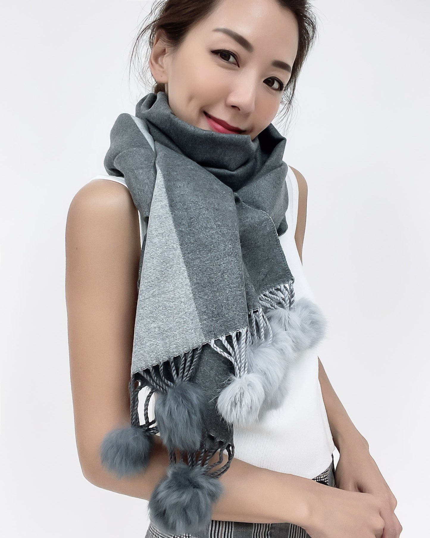 grey wool-blended pompom scarf *pre-order*