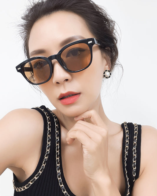 black frame & tint lenses sunglasses *pre-order*