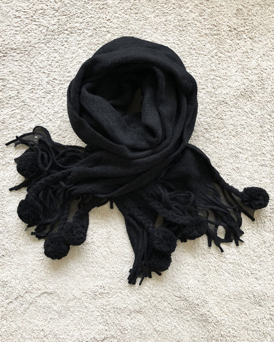 black wool-blended pom pom tassels scarf *pre-order*